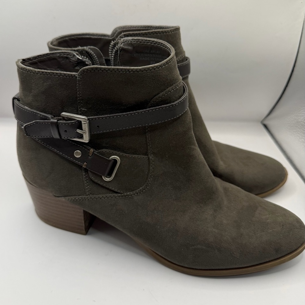 UNISA UnLaylay Dark Taupe Faux Suede Mid Heel Boot Short Ankle Bootie 8 M